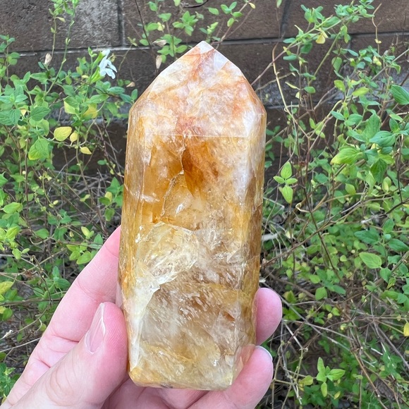 Golden Healer Crystal Tower - Picture 3 of 9